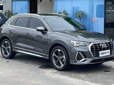 Audi Q3 2023, 17500 км, за 28006.72 USD