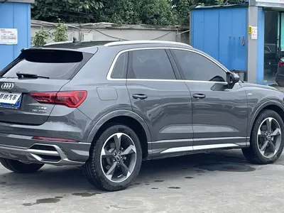 Audi Q3 2023, 17500 км, за 28006.72 USD