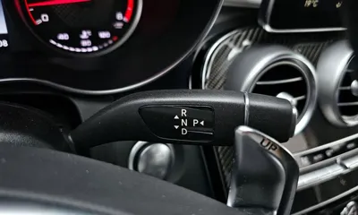 Mercedes-Benz C-Class 2017, 15300 км, за 44234.55 USD - фото 9