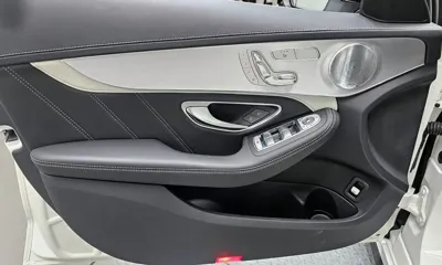 Mercedes-Benz C-Class 2017, 15300 км, за 44234.55 USD - фото 24
