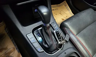 Hyundai i30 2017, 115137 км, за 8079.46 USD - фото 9