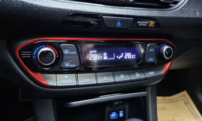 Hyundai i30 2017, 115137 км, за 8079.46 USD - фото 20