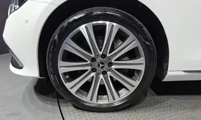 Mercedes-Benz E-Class 2023, 38946 км, за 31205.23 USD