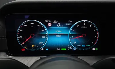 Mercedes-Benz E-Class 2023, 38946 км, за 31205.23 USD - фото 8