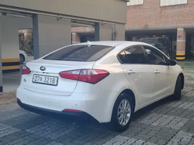 Kia K3 2014, 129010 км, за 2973.51 USD