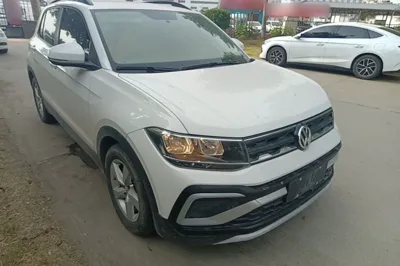 Volkswagen T-Cross 2019, 88300 км, за 8557 USD