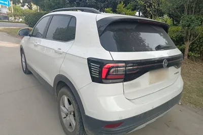 Volkswagen T-Cross 2019, 88300 км, за 8557 USD