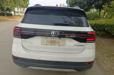 Volkswagen T-Cross 2019, 88300 км, за 8557 USD