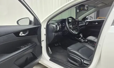 Kia K3 2024, 39964 км, за 12228.99 USD - фото 10