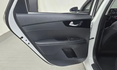 Kia K3 2024, 39964 км, за 12228.99 USD - фото 25