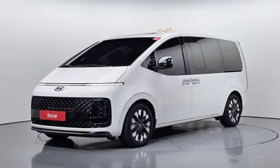 Hyundai Staria · 2023 год