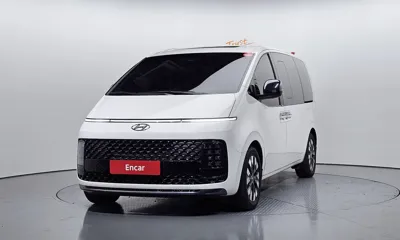 Hyundai Staria 2023, 50470 км, за 17641.23 USD