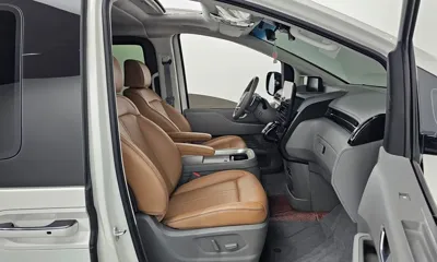 Hyundai Staria 2023, 50470 км, за 17526.59 USD - фото 10