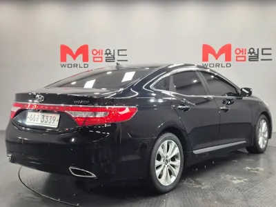 Hyundai Grandeur 2011, 179105 км, за 2560.06 USD