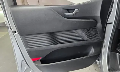 Hyundai Staria 2024, 5347 км, за 18576.87 USD - фото 24