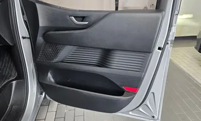 Hyundai Staria 2024, 5347 км, за 18576.87 USD - фото 25