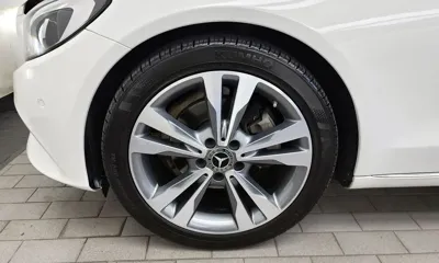 Mercedes-Benz C-Class 2018, 86991 км, за 11376.19 USD