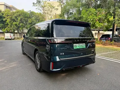 Voyah Dreamer 2025, 24300 км, за 38816.2 USD