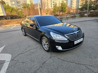 Hyundai Equus 2014, 195000 км, за 4225.44 USD