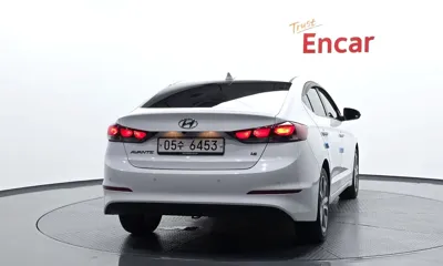 Hyundai Avante 2018, 100758 км, за 5525.58 USD