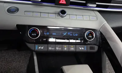 Hyundai Avante 2023, 61374 км, за 13289.91 USD - фото 19