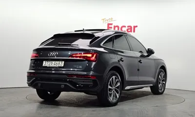 Audi Q5 2023, 15646 км, за 29005.61 USD