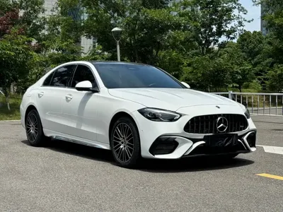 Mercedes-Benz C-Class 2024, 20000 км, за 24823 USD