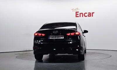 Hyundai Avante 2017, 149955 км, за 5144.23 USD
