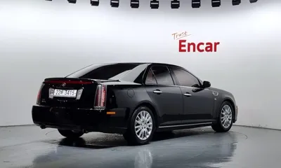Cadillac STS 2011, 152638 км, за 2730.29 USD