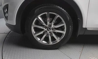 Kia Sorento 2016, 220191 км, за 5907.84 USD