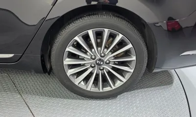 Kia K7 2016, 172868 км, за 6541.13 USD