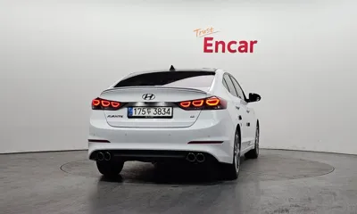 Hyundai Avante 2018, 164845 км, за 5420.42 USD