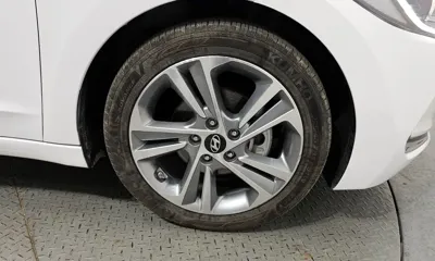 Hyundai Avante 2018, 164845 км, за 5420.42 USD