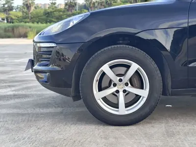 Porsche Macan 2016, 210000 км, за 14572.56 USD
