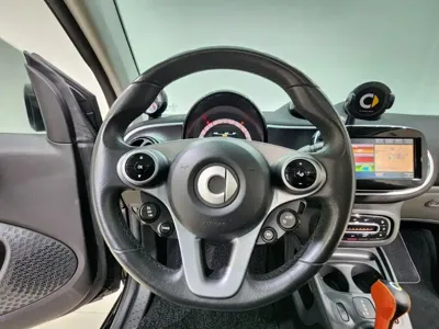 Smart Smart Fortwo 2018, 63900 км, за 9255.26 USD