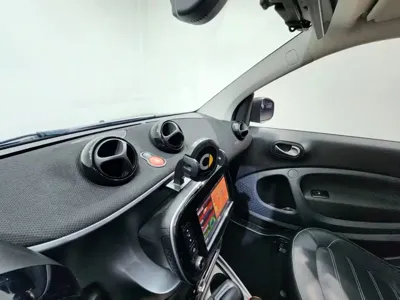 Smart Smart Fortwo 2018, 63900 км, за 9255.26 USD