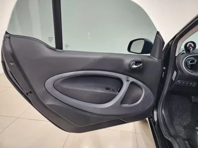 Smart Smart Fortwo 2018, 63900 км, за 9255.26 USD - фото 14
