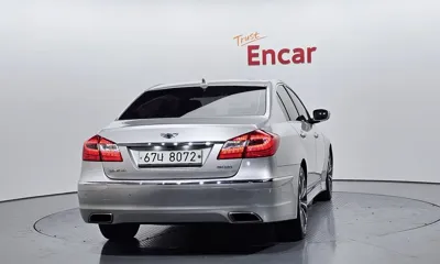 Hyundai Genesis 2013, 190061 км, за 3832.18 USD