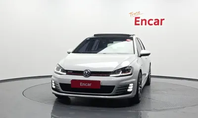 Volkswagen Golf 2016, 102388 км, за 10371.54 USD