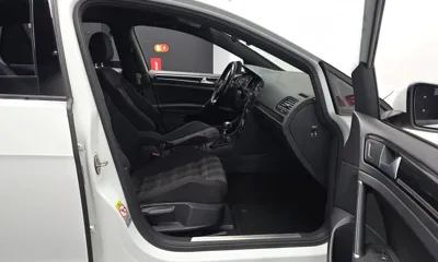 Volkswagen Golf 2016, 102388 км, за 10288.46 USD - фото 12