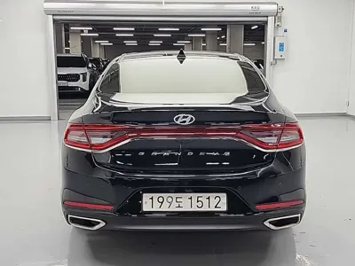 Hyundai Grandeur 2019, 167131 км, за 6115.02 USD