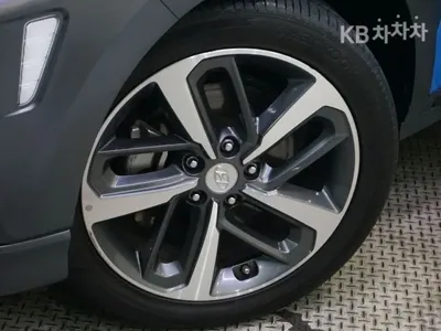 Hyundai Kona 2019, 49943 км, за 10437.18 USD - фото 20