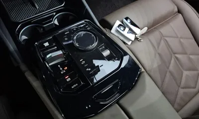 BMW 5-Series 2024, 22349 км, за 39379.02 USD - фото 9