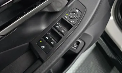 BMW 5-Series 2024, 22349 км, за 39379.02 USD - фото 37