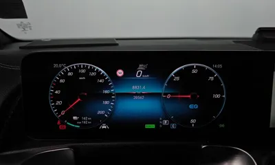 Mercedes-Benz EQB 2023, 39562 км, за 26602.72 USD - фото 8
