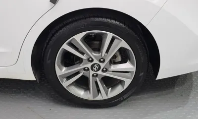 Hyundai Avante 2018, 77812 км, за 8143.33 USD - фото 21