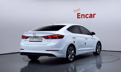 Hyundai Avante 2018, 111970 км, за 5016.29 USD