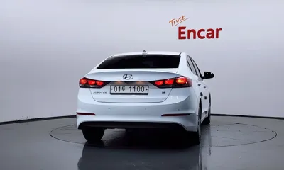 Hyundai Avante 2018, 111970 км, за 5016.29 USD