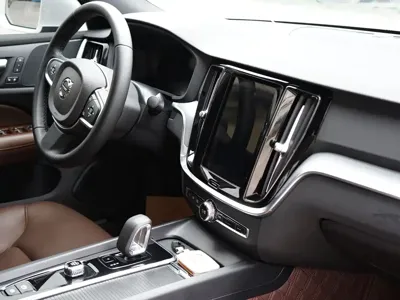 Volvo S60 2025, 16000 км, за 22630.52 USD - фото 9
