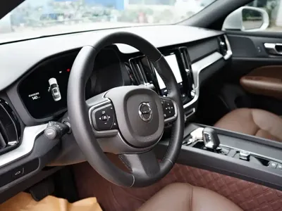 Volvo S60 2025, 16000 км, за 22630.52 USD - фото 10